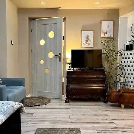 Majowa Διαμέρισμα *